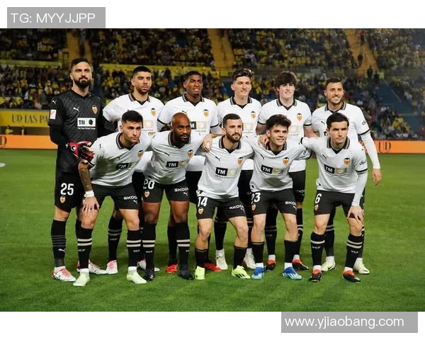 新晋球星崛起引领足球新时代年轻力量激荡赛场