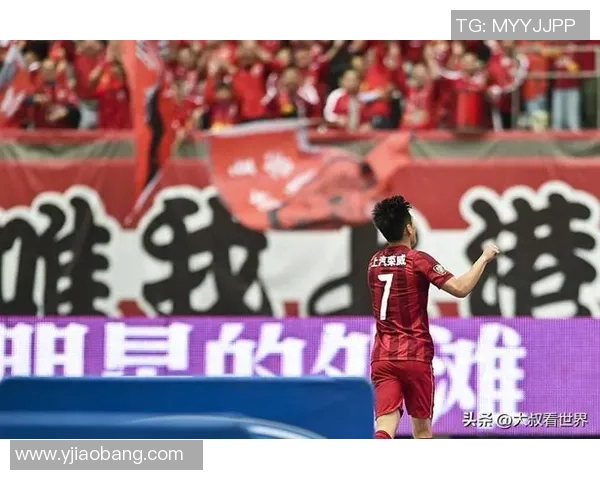 热爱中国足球的国际球星们与中超联赛的深厚情缘 热爱中国足球的国际球星们与中超联赛的深厚情缘